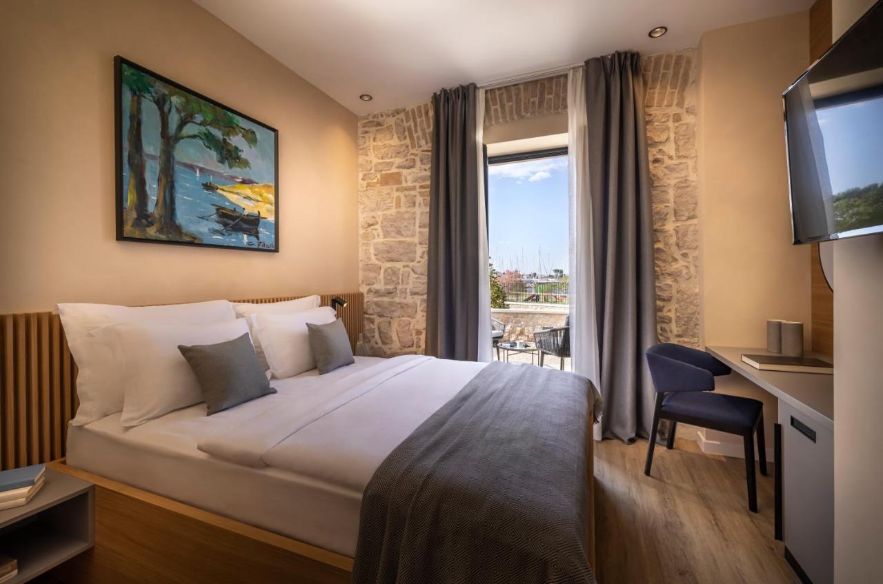 Dunatovi Dvori Heritage Hotel Preko Luaran gambar