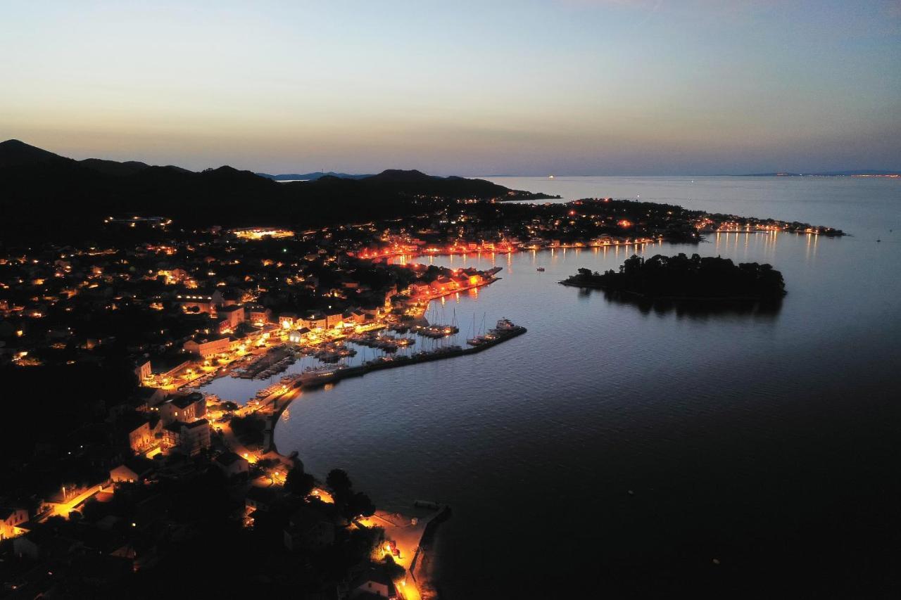 Dunatovi Dvori Heritage Hotel Preko Luaran gambar