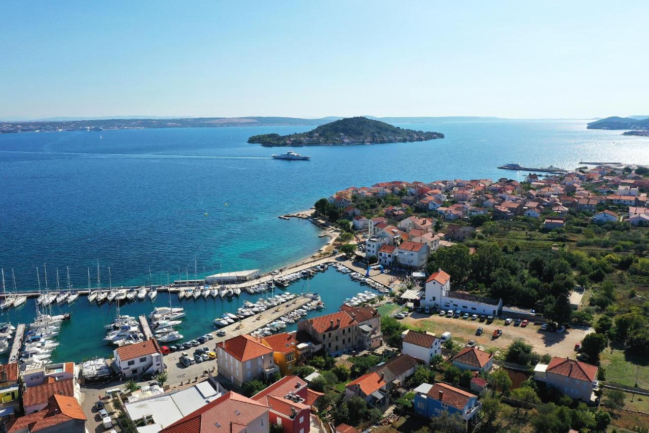 Dunatovi Dvori Heritage Hotel Preko Luaran gambar