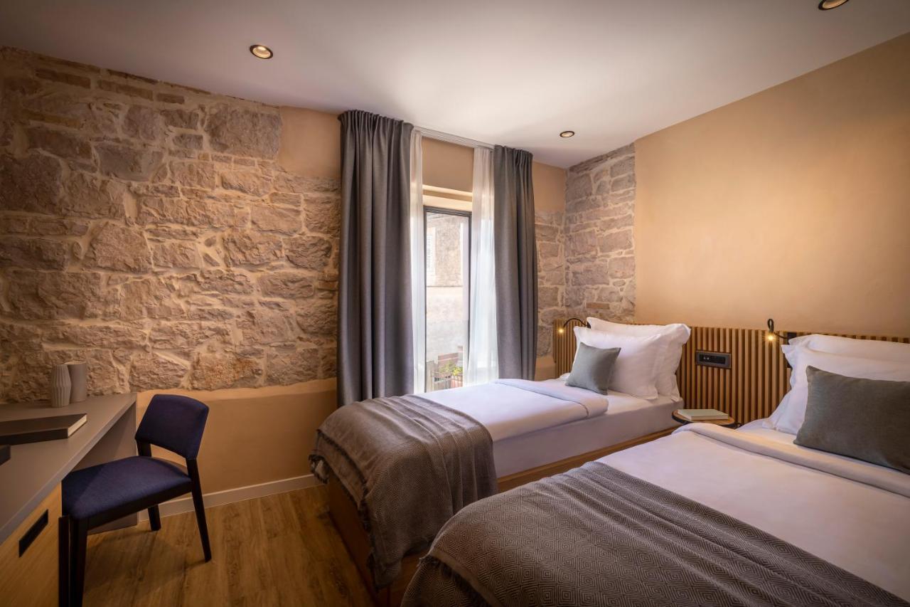 Dunatovi Dvori Heritage Hotel Preko Luaran gambar